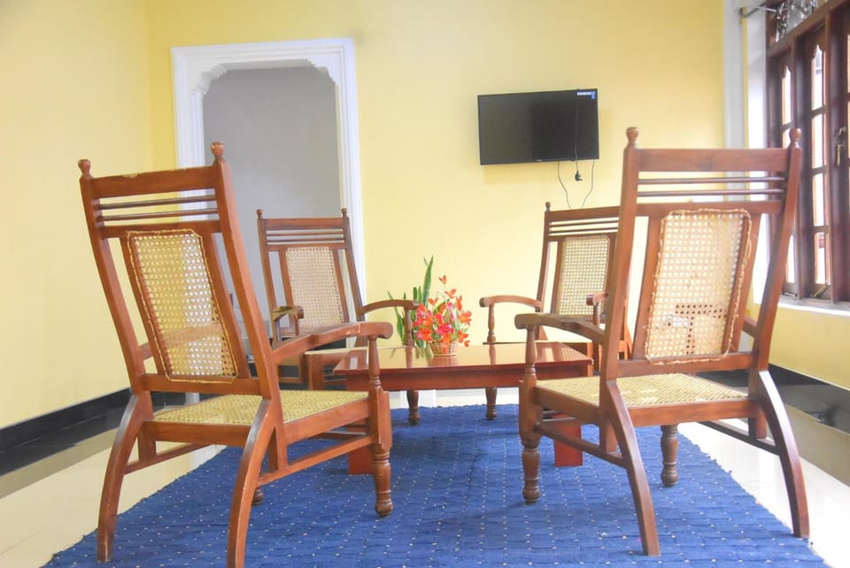 Communal lounge/ TV room, Living room