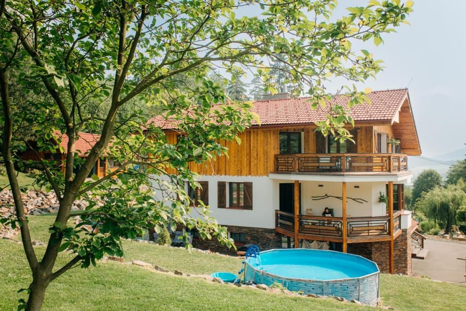 Property building, Garden view, Pool view, Swimming pool
