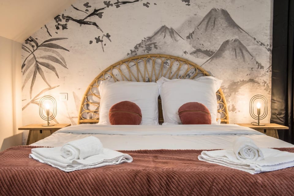 Property building, Bed