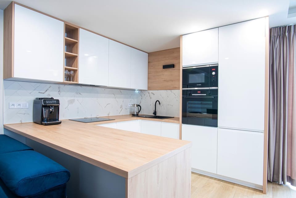 Kitchen or kitchenette, Communal kitchen