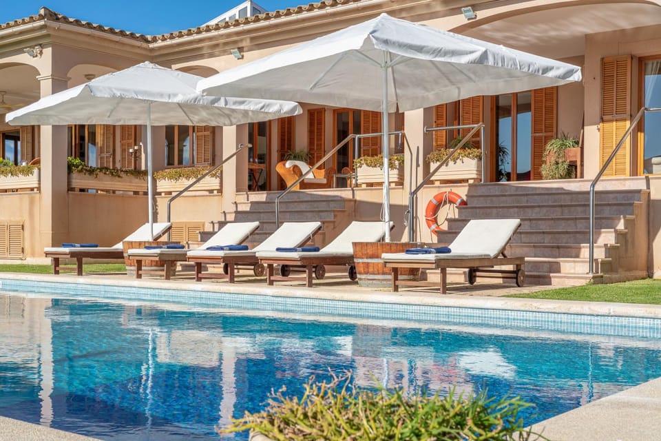 Property building, Swimming pool
