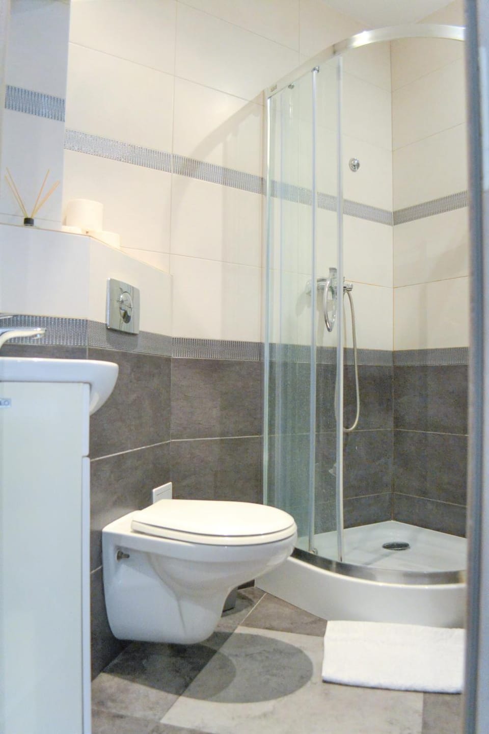 Shower, Toilet, Bathroom