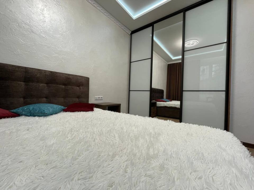 Тиха квартира з балконом в центрі біля Оперного театру! Apartment in Lviv