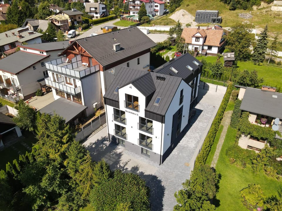Property building, Bird's eye view, City view, Street view