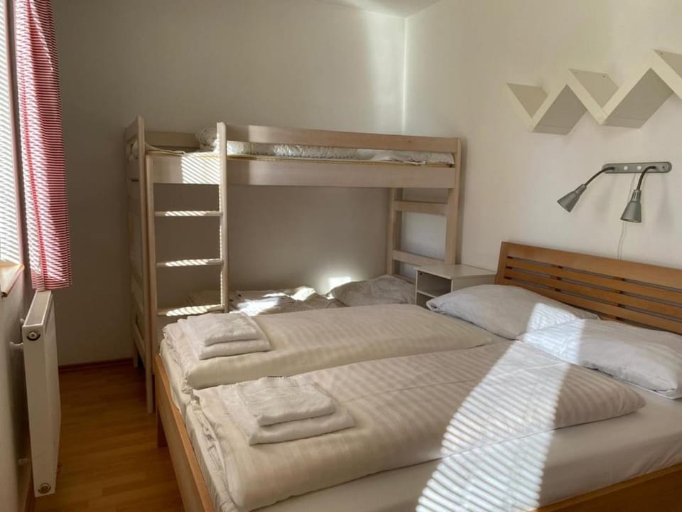 Bed, Photo of the whole room, Bedroom, bunk bed, towels