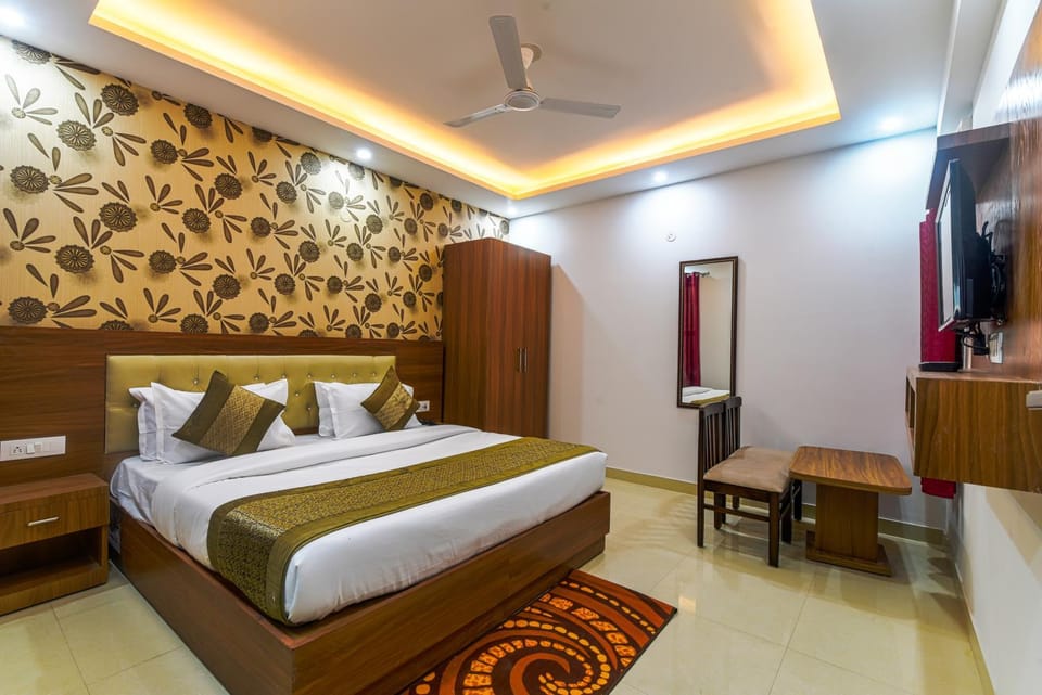 Bed, Photo of the whole room, Dining area, Bedroom