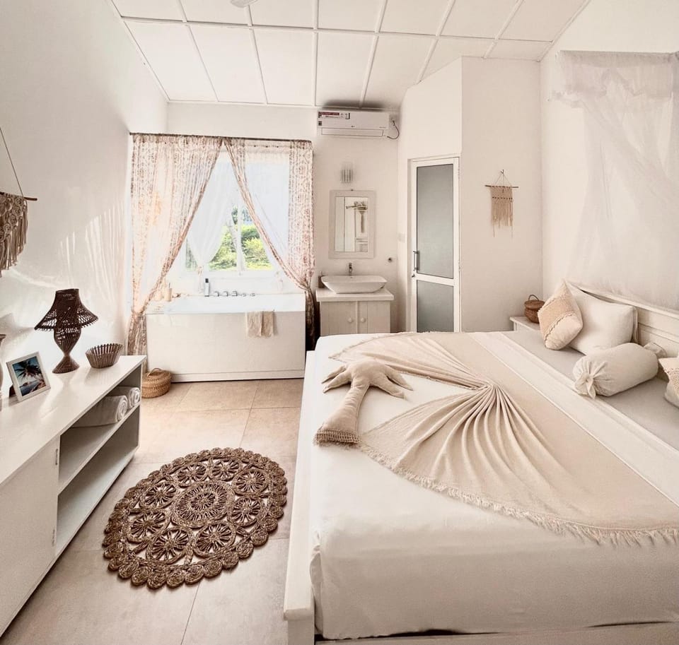 Golden Beach Paradise Hotel in Southern Province