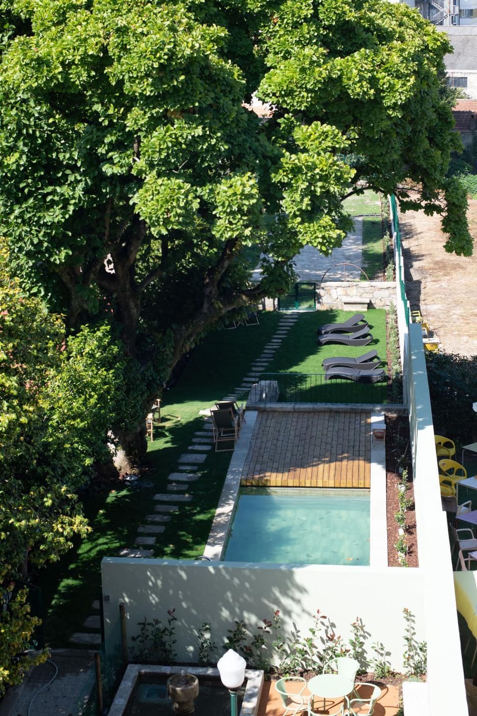 Property building, Garden, Swimming pool