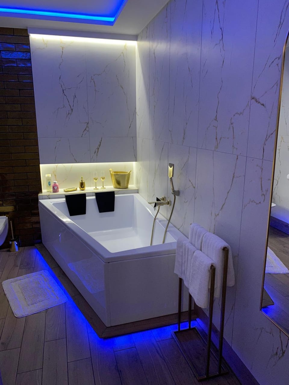 Bathroom, Bath