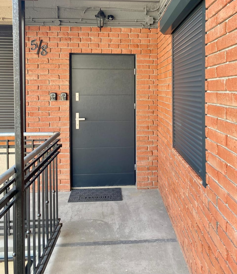 Property building, Facade/entrance
