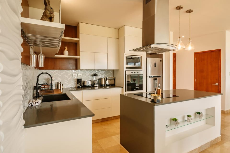 Kitchen or kitchenette, oven, toaster