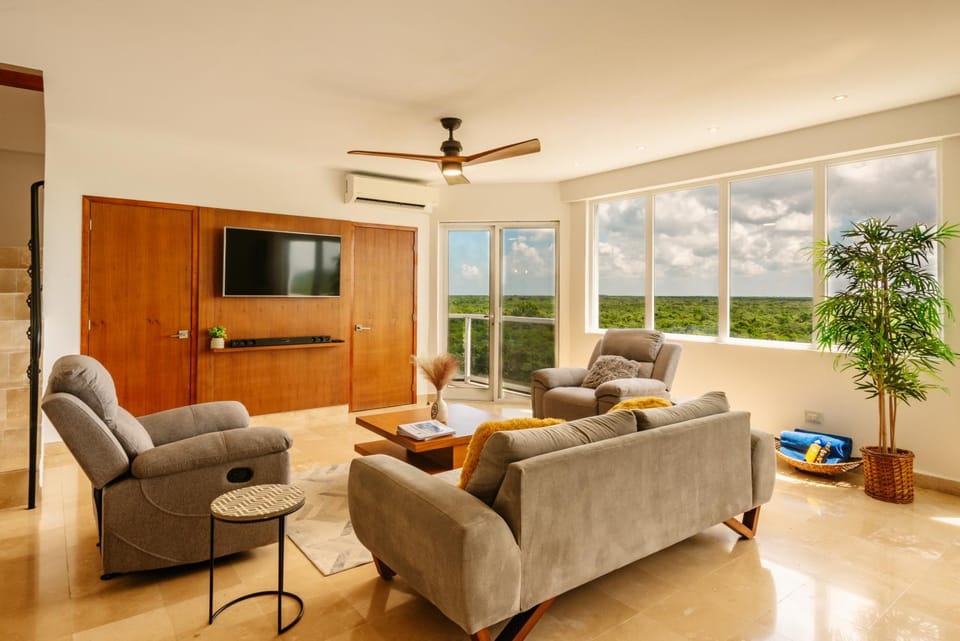Communal lounge/ TV room, TV and multimedia