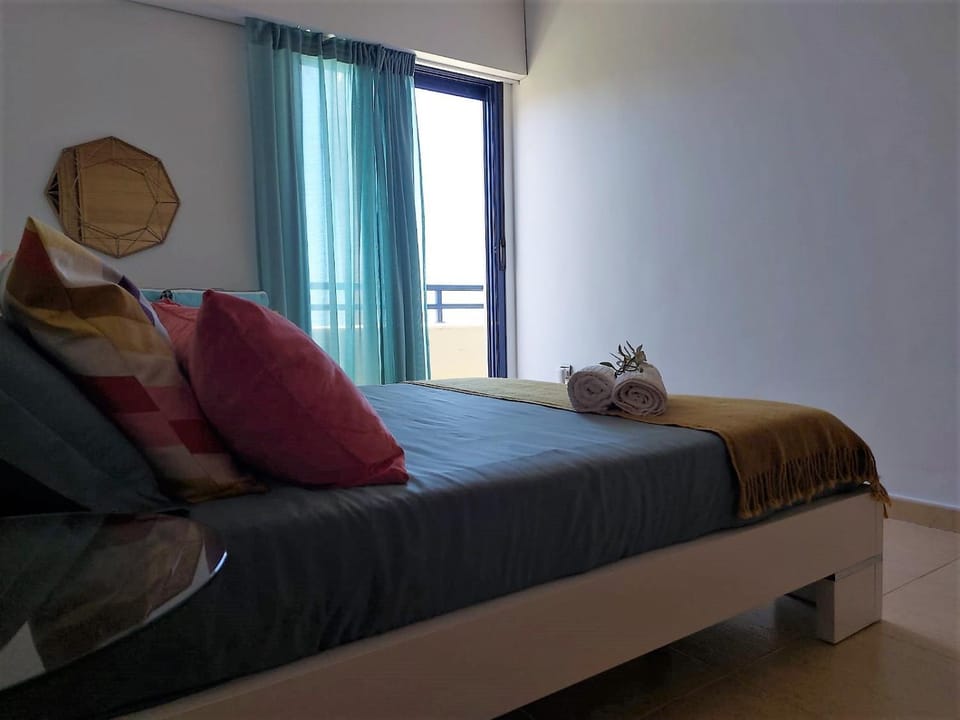 Bed, Balcony/Terrace, Bedroom, Garden view, Sea view, fireplace