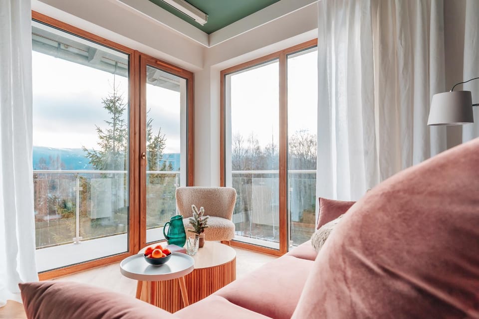 Balcony/Terrace, Living room, Seating area, Mountain view