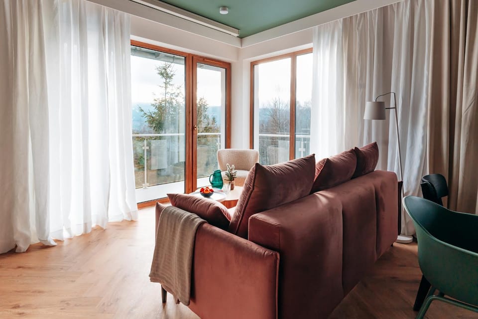 Balcony/Terrace, Living room, Seating area, Mountain view