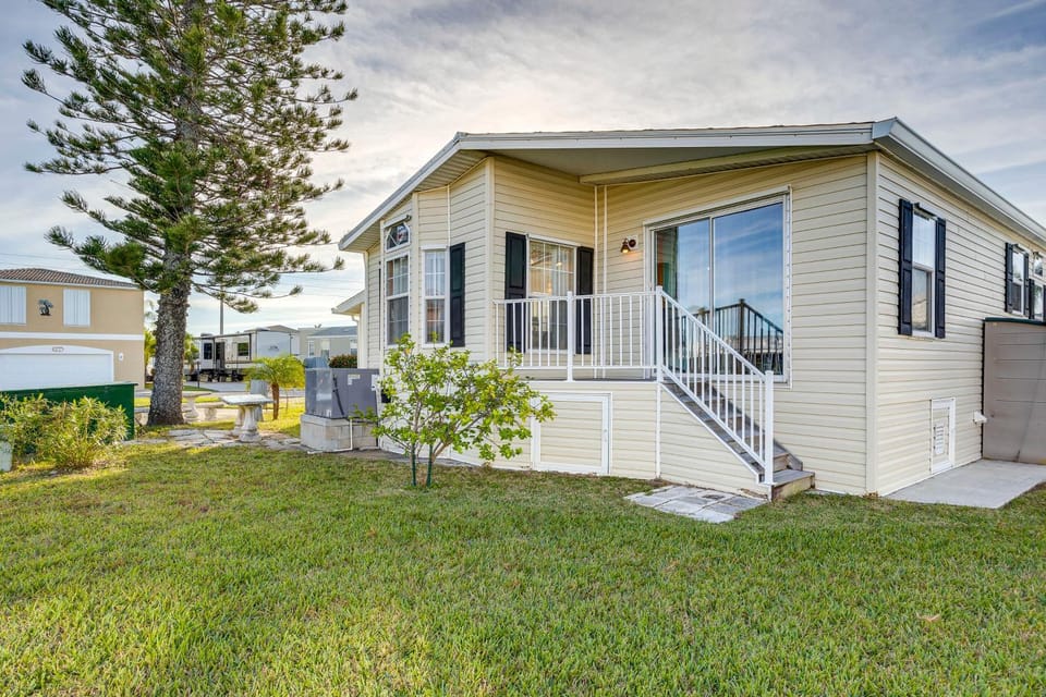 Nettles Island Jensen Beach Home: Walk to Ocean! House in Hutchinson Island