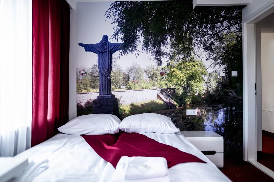 Bed, Photo of the whole room
