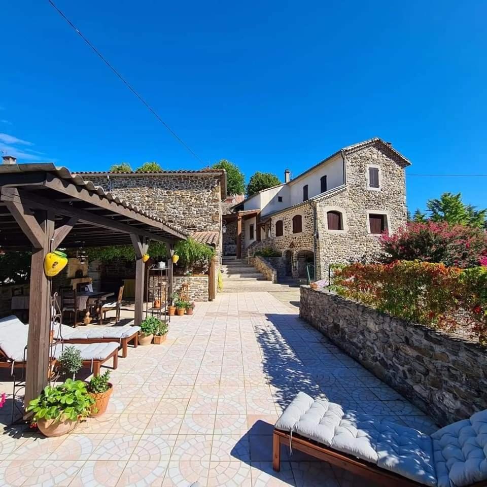 Patio, BBQ facilities, Balcony/Terrace, Photo of the whole room, pet friendly
