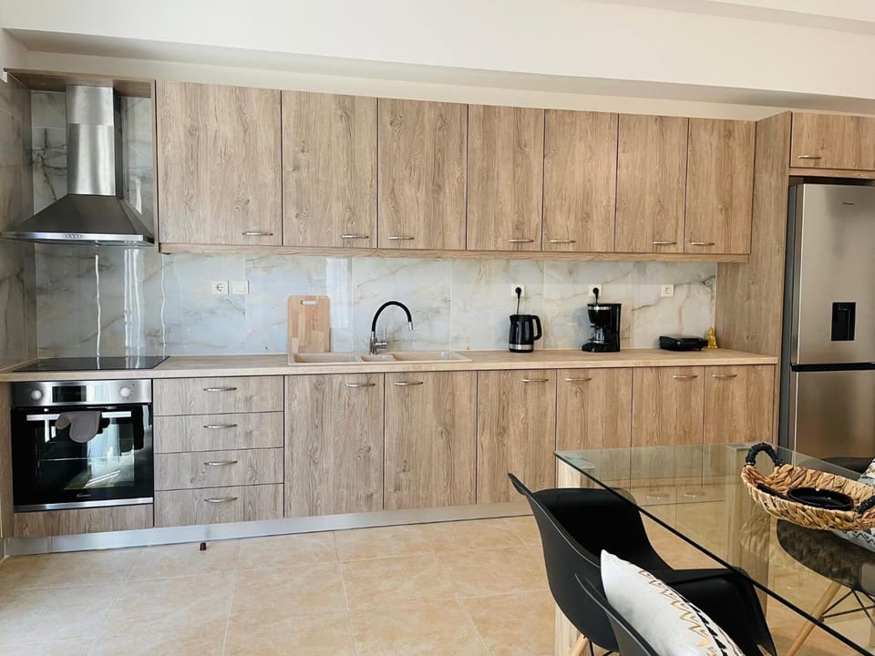 Kitchen or kitchenette, Dining area, kitchen