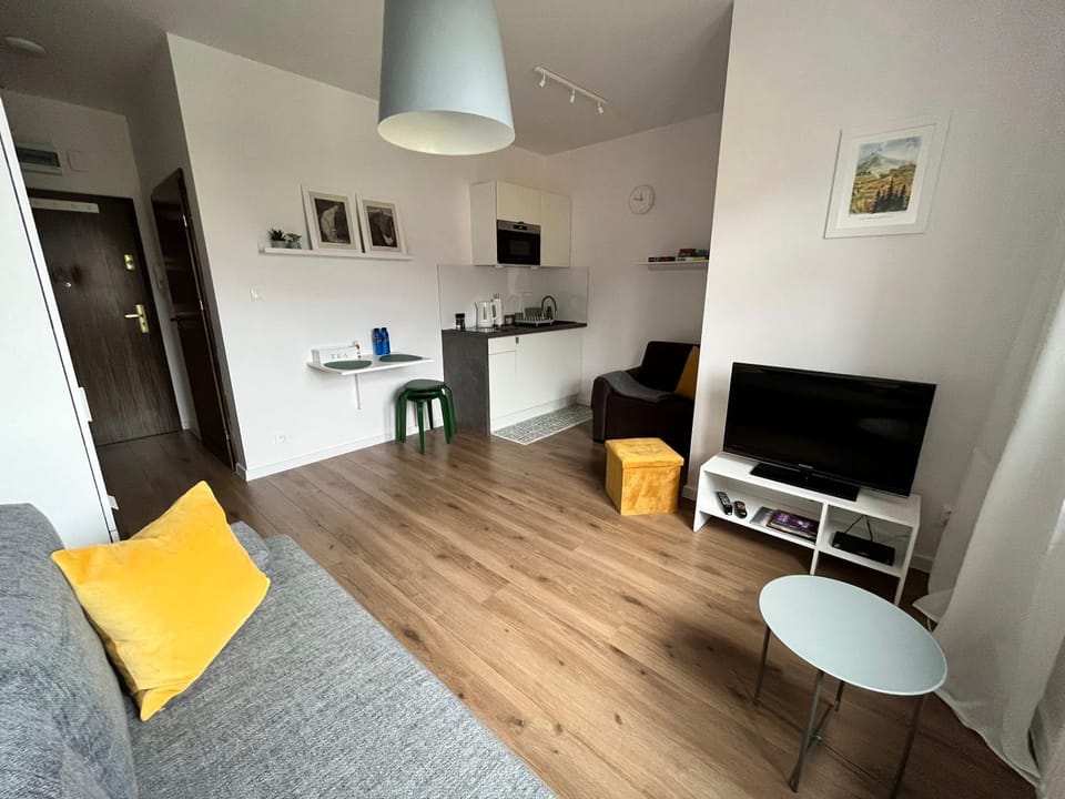 TV and multimedia, Coffee/tea facilities, Kitchen or kitchenette, Dining area