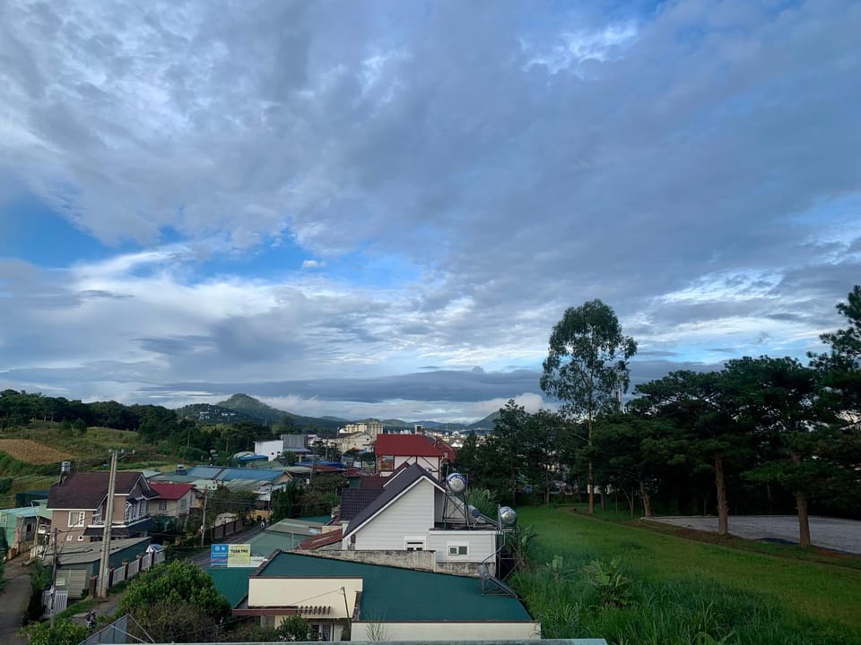 Nearby landmark, Day, Natural landscape, View (from property/room), Bedroom, City view, Mountain view, River view
