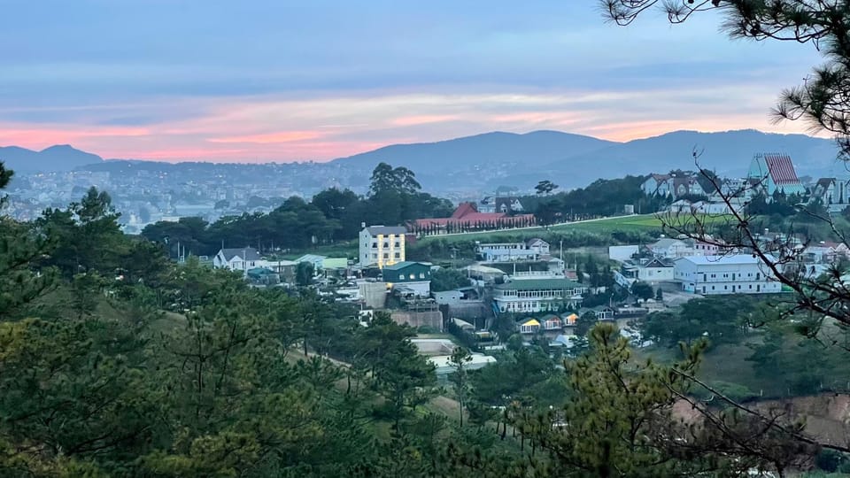 Nearby landmark, Day, Neighbourhood, Natural landscape, Bird's eye view, Hiking, City view, Mountain view, Street view, Sunrise, Sunset