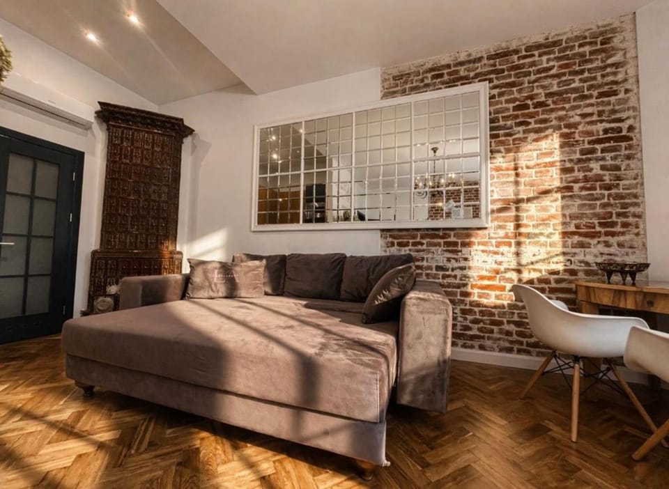 2 LVIV -APART Центр з піаніно звітні документи Apartment in Lviv