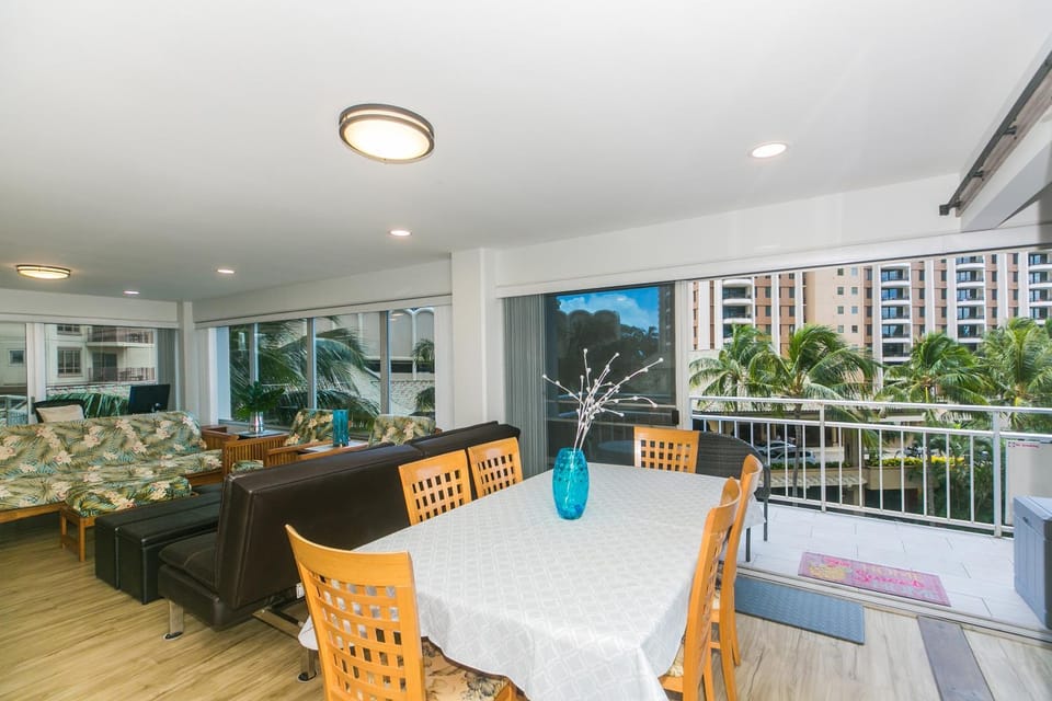 Ilikai Tower 326 House in Honolulu