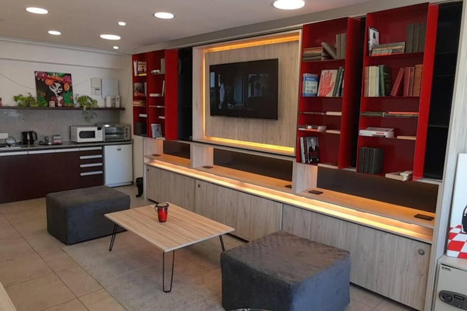 Kitchen or kitchenette, Living room