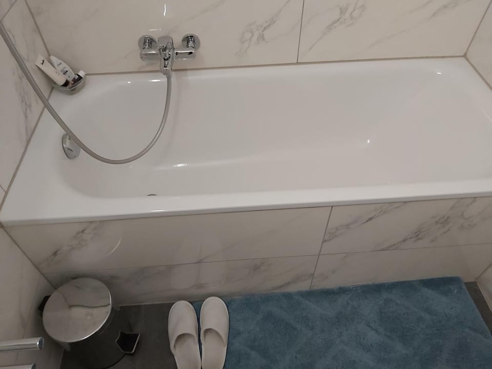 Bathroom, Bath