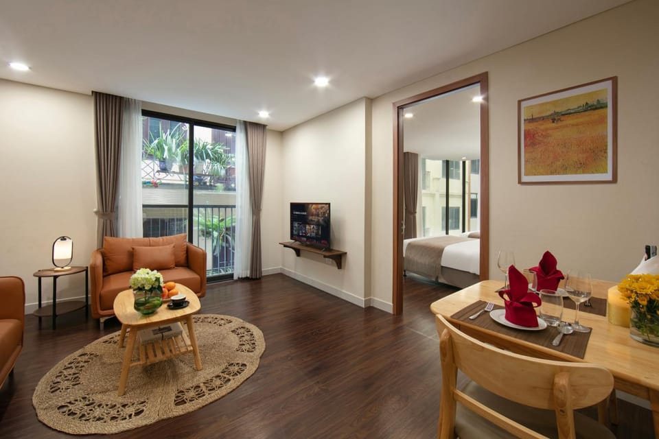 HB Serviced Apartment - Lạc Long Quân Apartment in Laos