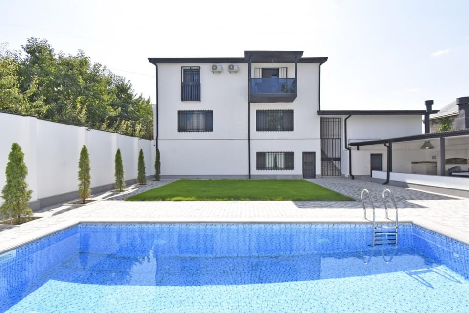 Jrvezh Aygegortsakan Street, 4 bedrooms Luxury house with Spacious swimming pool VJ555 Apartment in Armenia