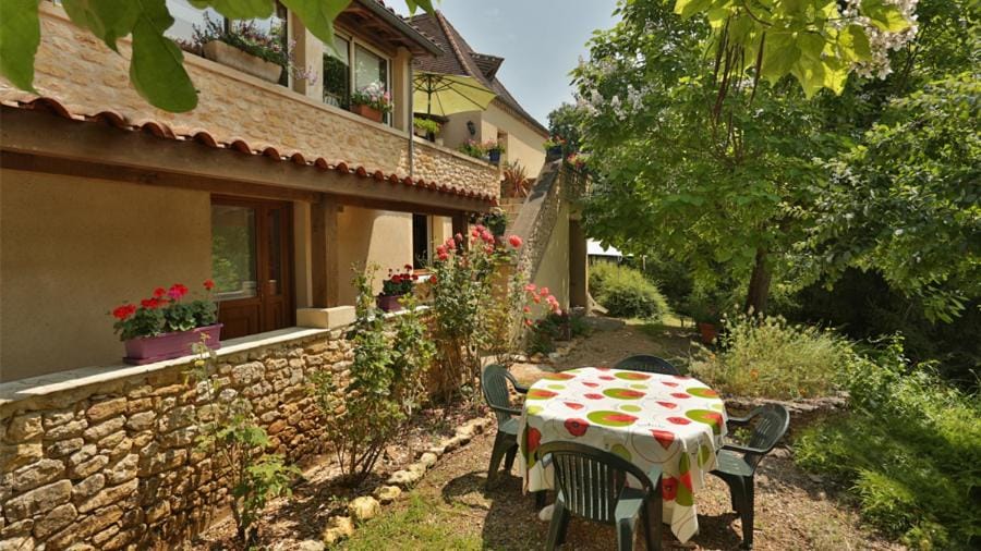 Property building, Garden view, Swimming pool
