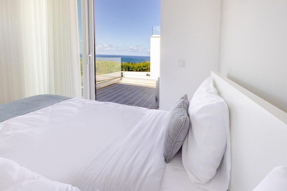 Bed, View (from property/room), Photo of the whole room, Sea view
