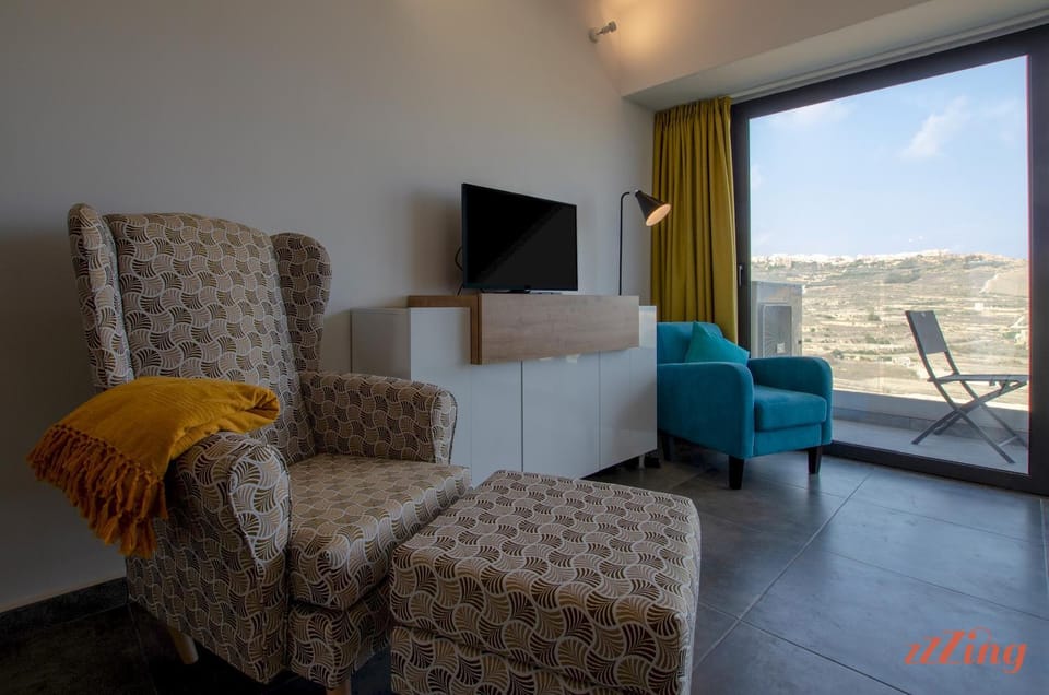 Communal lounge/ TV room, TV and multimedia, Living room, Other, Seating area