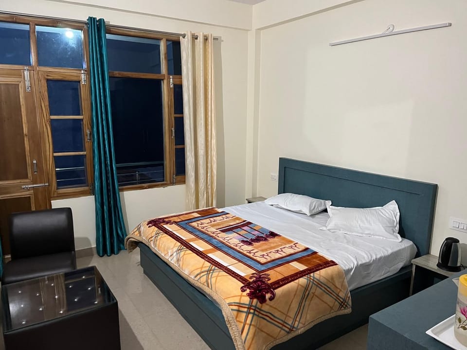 Bed, Photo of the whole room