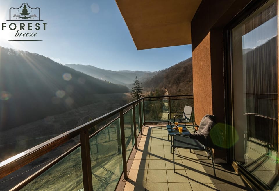 Patio, Nearby landmark, Day, Natural landscape, View (from property/room), Balcony/Terrace, Dining area, Landmark view, Mountain view, Sunrise