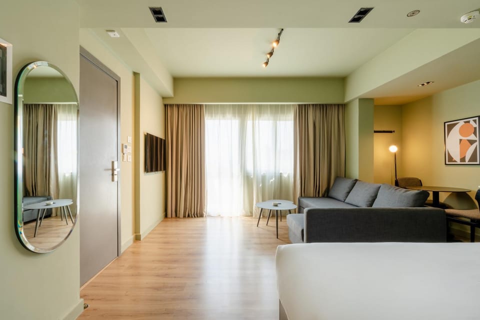 Seating area, Bedroom