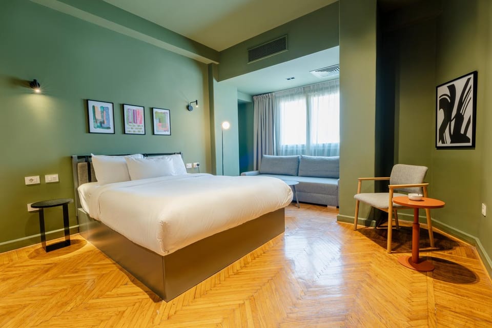 Bed, Seating area, Bedroom