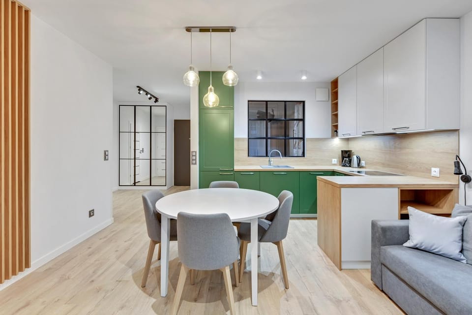 Kitchen or kitchenette, Living room, Seating area, Dining area