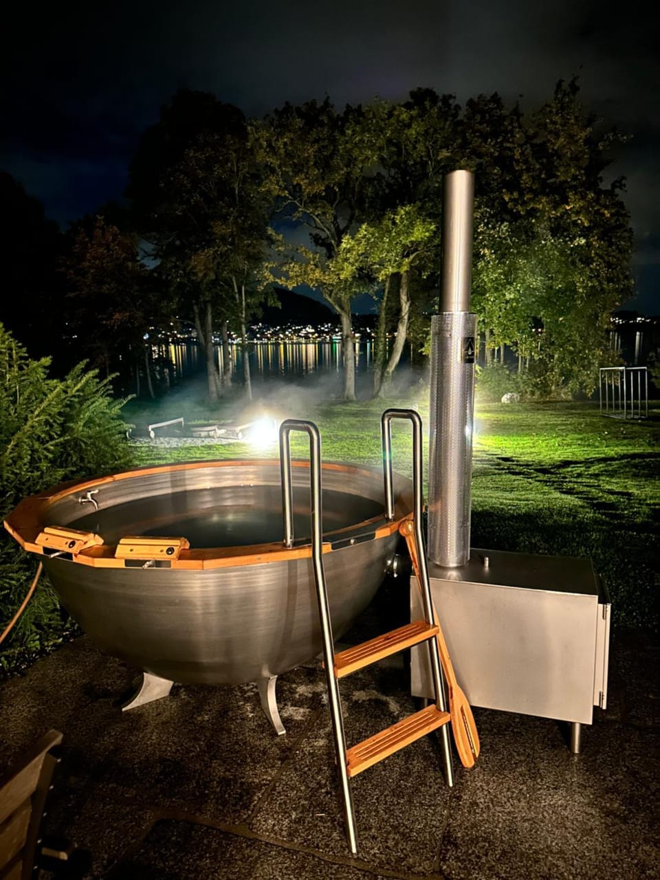 Hot Tub, Swimming pool