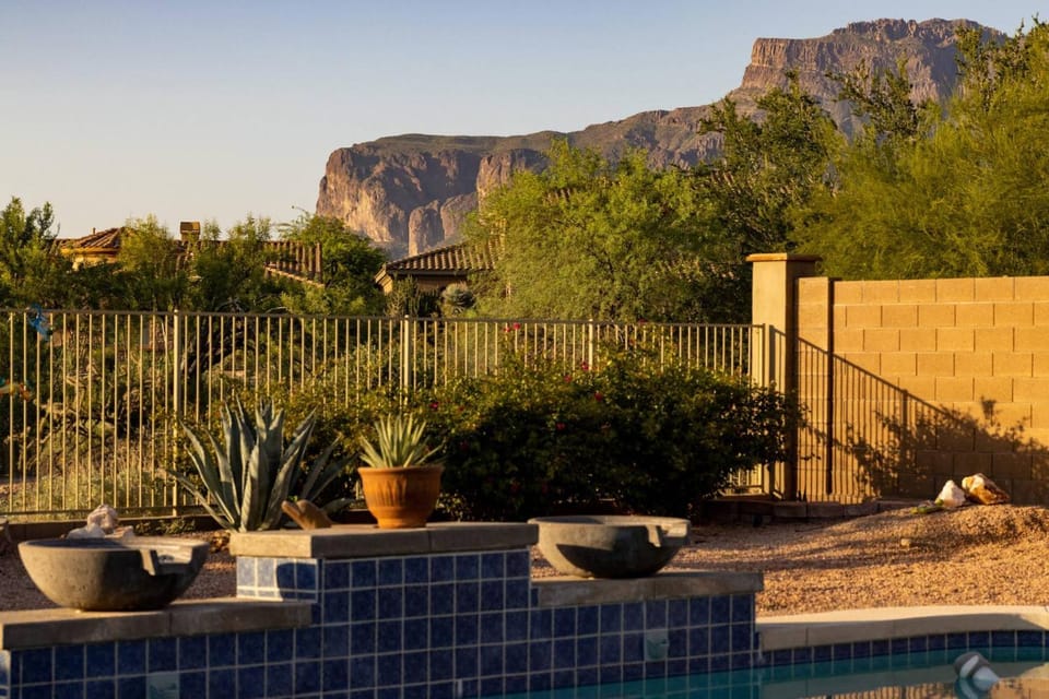 Honeysuckle Oasis House in Gold Canyon