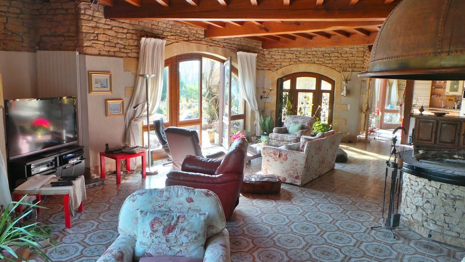 Luxury family villa in the heart of Gascony. Large pool & gorgeous view Villa in Occitanie