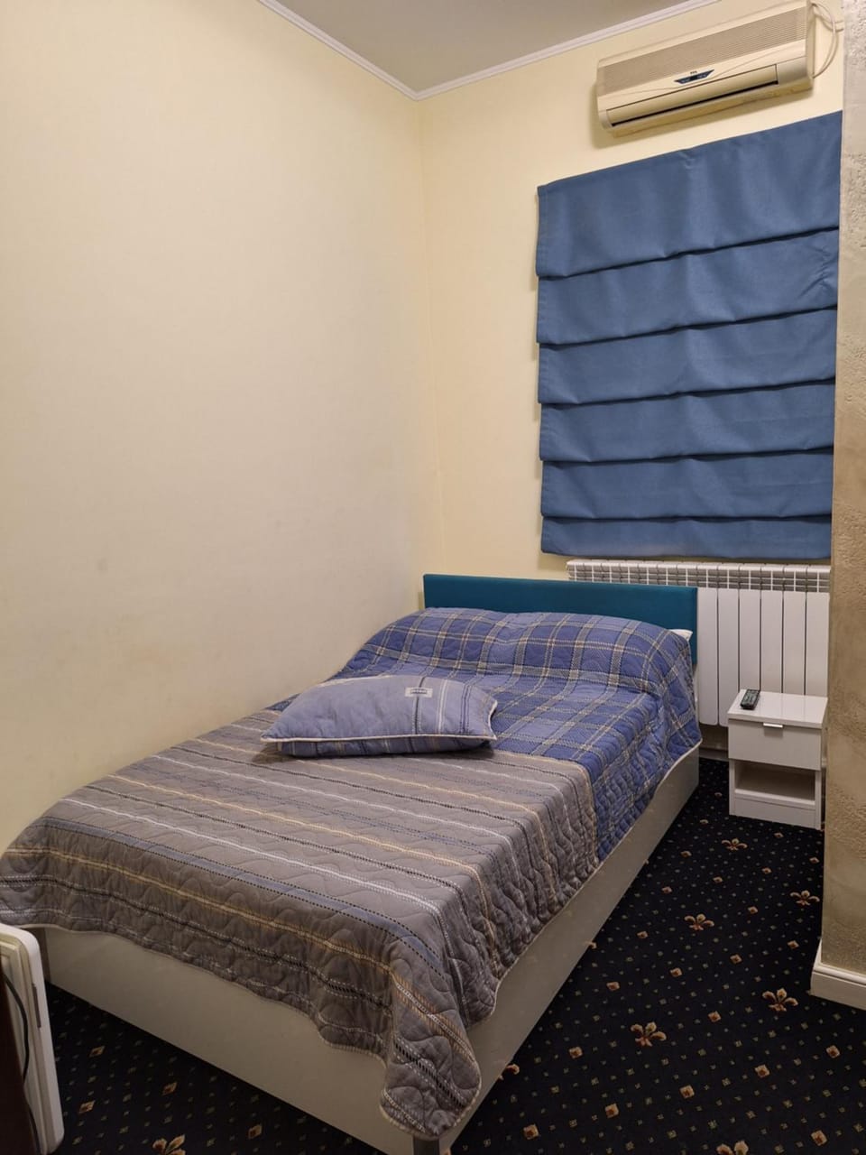 Bed, air conditioner