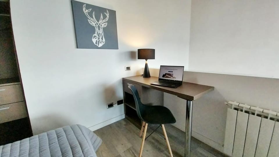 Seating area, heating, internet