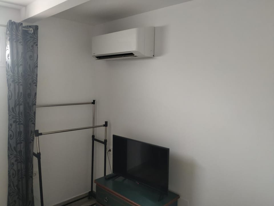 TV and multimedia, air conditioner