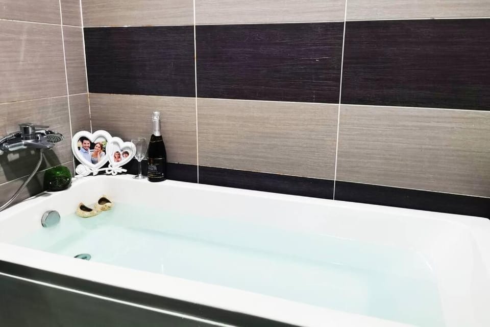 Bathroom, Bath
