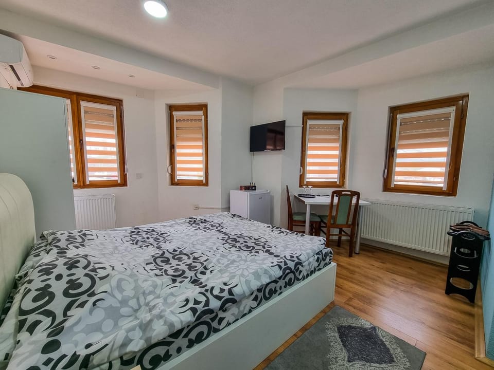 TV and multimedia, Living room, Bedroom