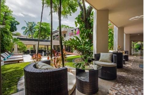Amazing Hacienda for 14 guests! Steps to the beach! Villa in Playa del Carmen