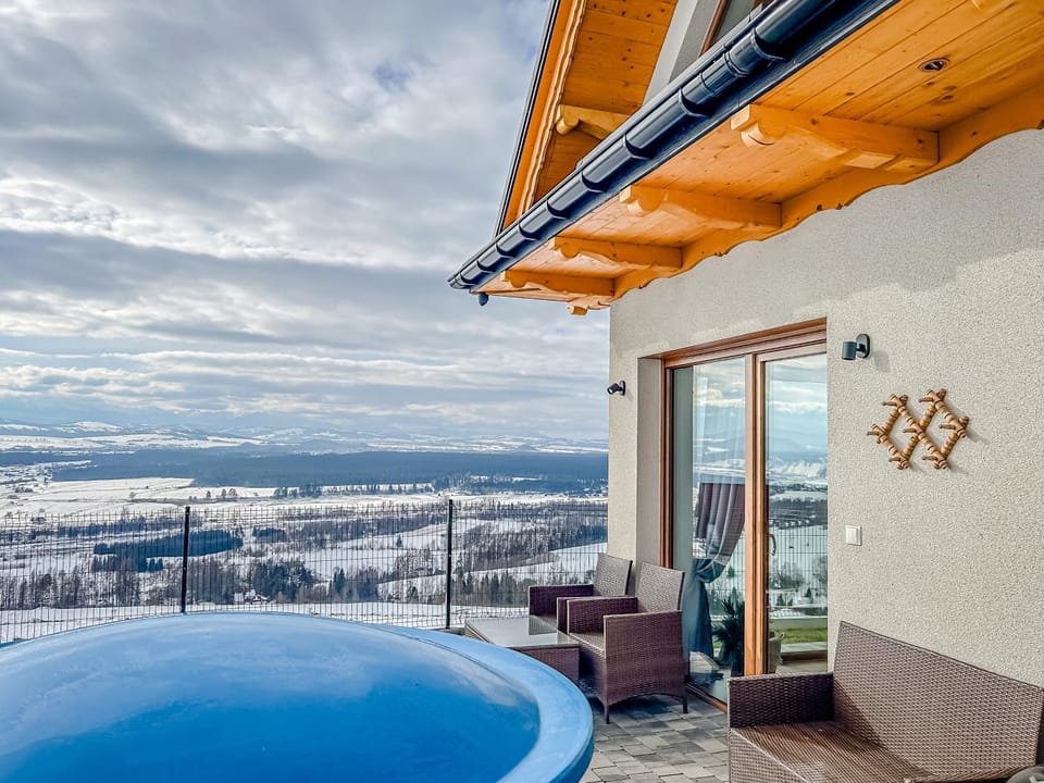 Property building, Hot Tub, View (from property/room)